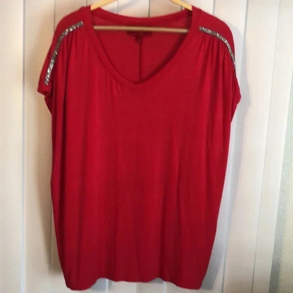 Jenifer Lopez red top with sparkly shoulder line. - Picture 2 of 5